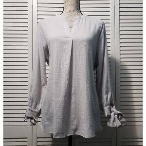 Doe & Rae Split Neck Top Women's Large Pale Gray Long Sleeve Tie Cuff Pullover